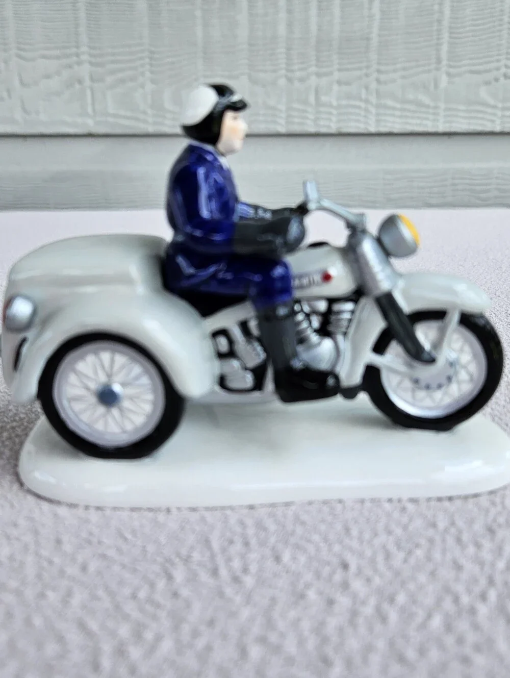 Department 56 Harley Davidson Patrolling The Road 54971 Snow Village Motorcycle